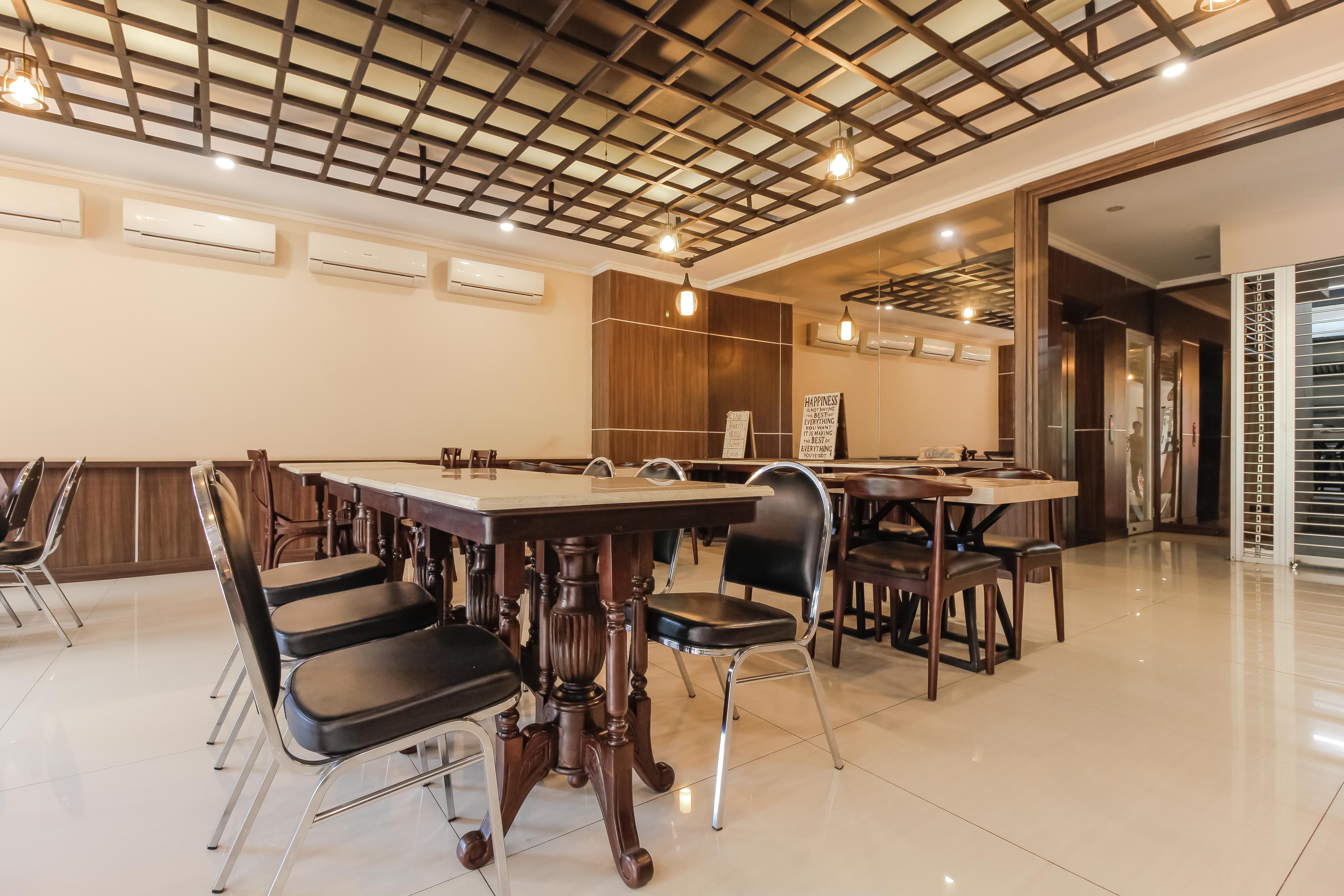 Reddoorz Plus @ Thamrin Jakarta Eksteriør billede