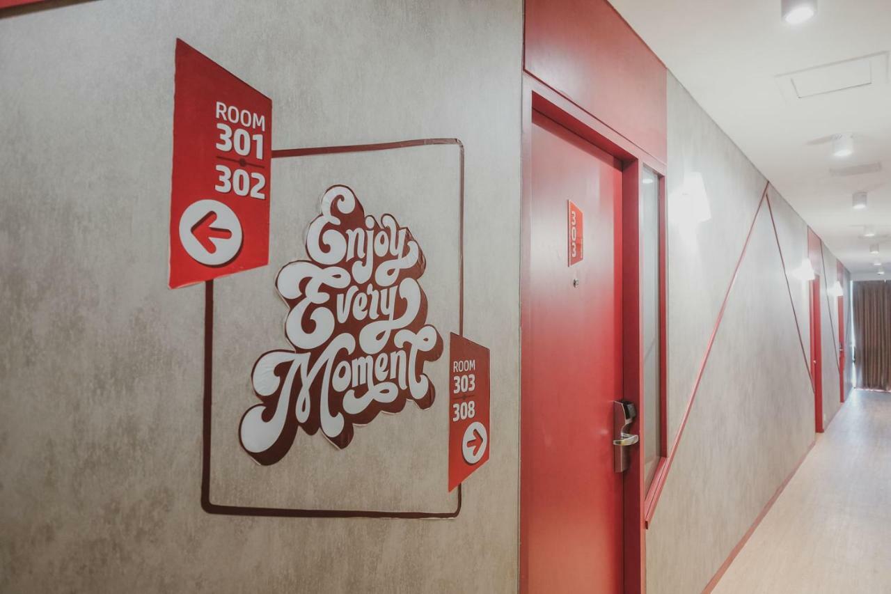 Reddoorz Plus @ Thamrin Jakarta Eksteriør billede