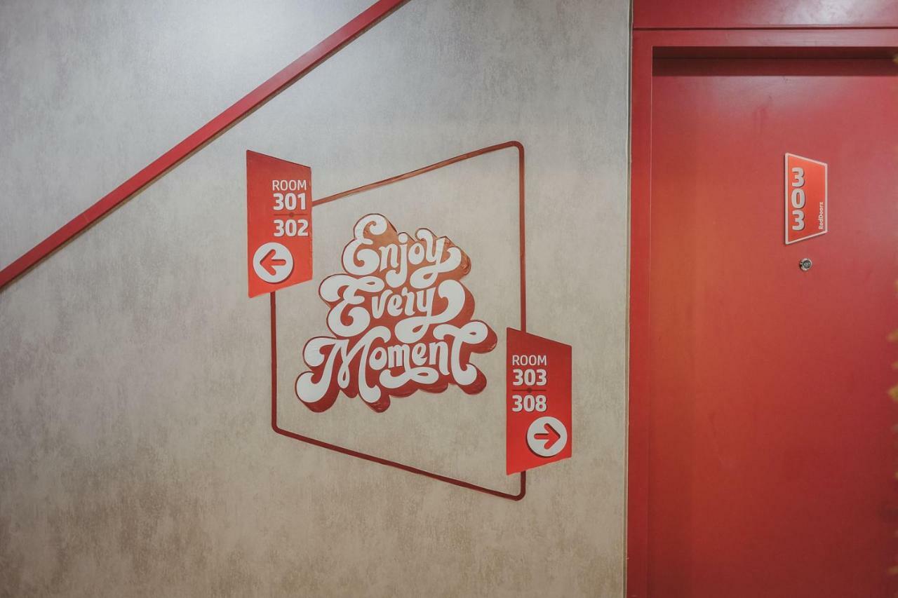 Reddoorz Plus @ Thamrin Jakarta Eksteriør billede