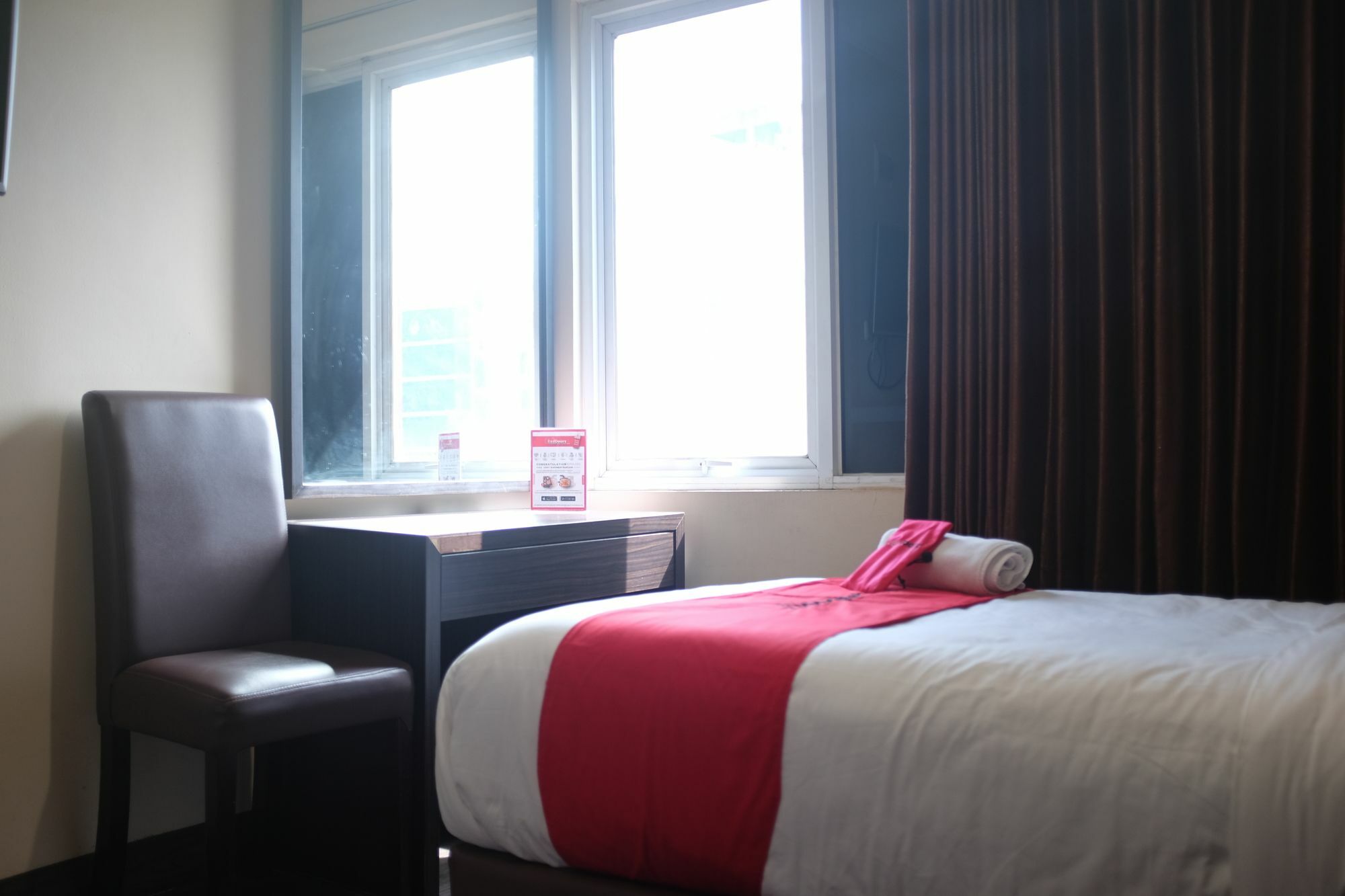 Reddoorz Plus @ Thamrin Jakarta Eksteriør billede