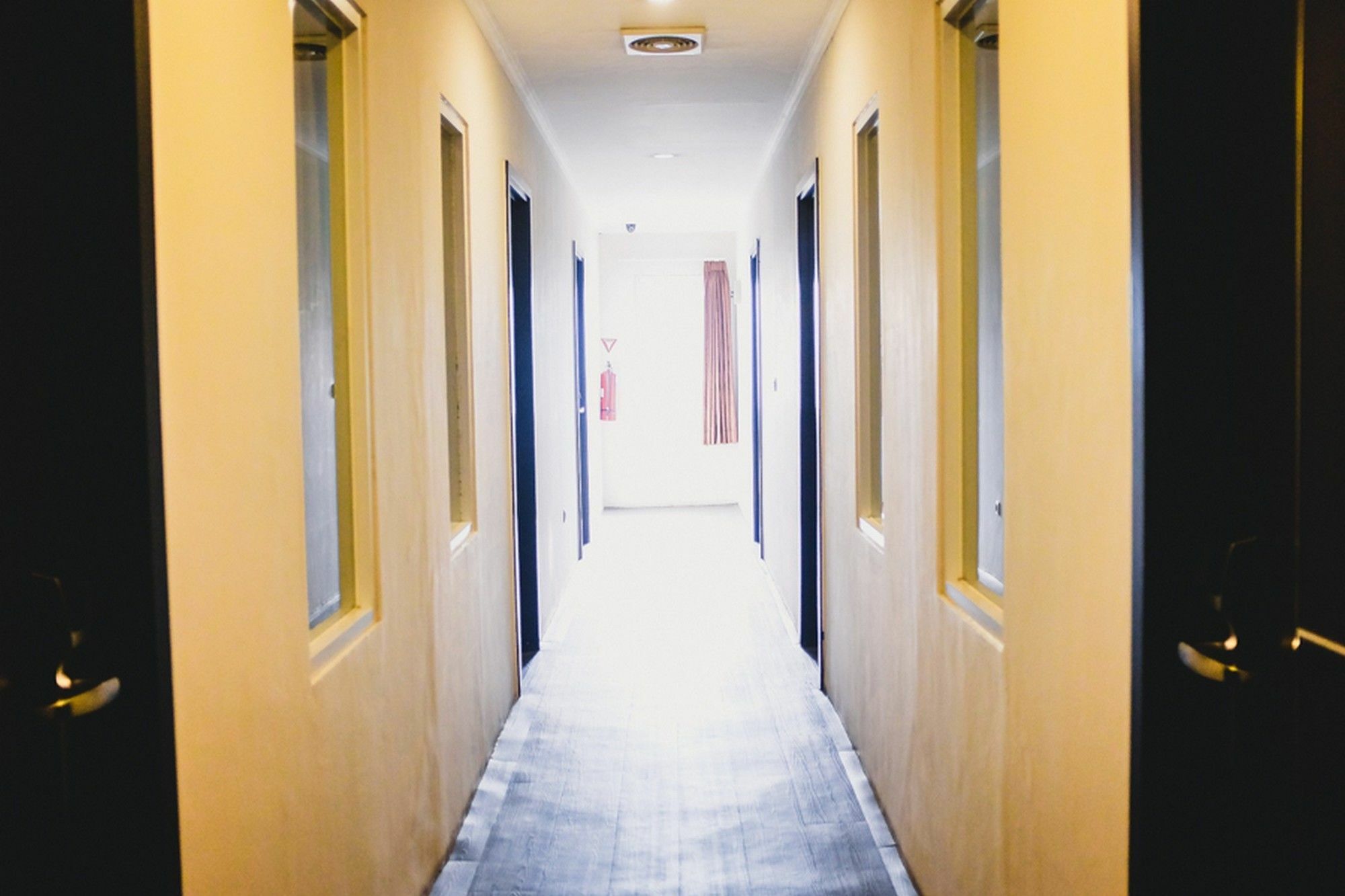Reddoorz Plus @ Thamrin Jakarta Eksteriør billede